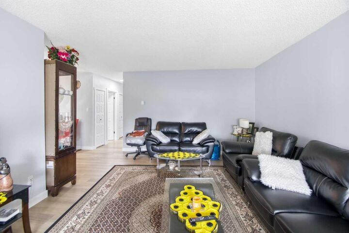 Property Photo: 8231 Elbow 205 AB T2V 1K6