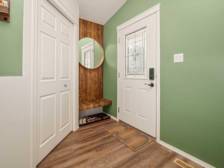 Property Photo:  159 Aberdeen Road W  AB T1J 5A9 