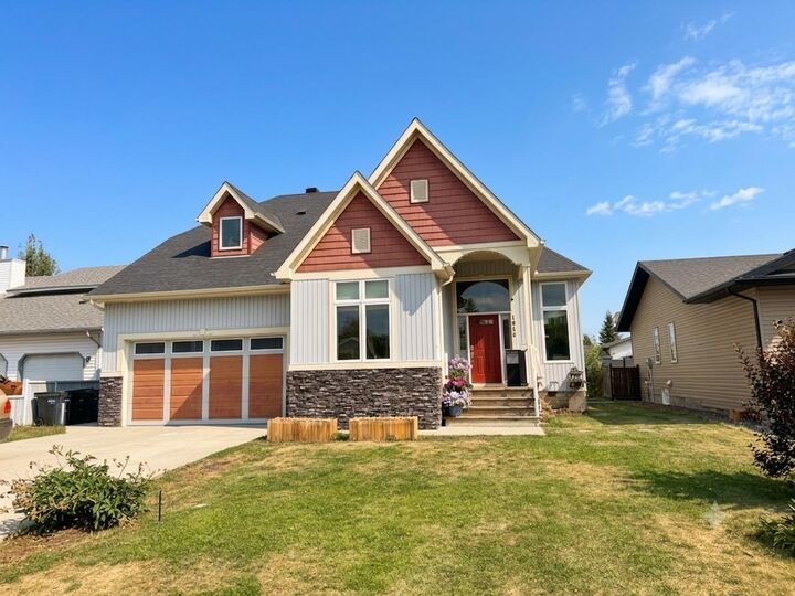 Property Photo: 1016 2 Street NE AB T0M 1X0