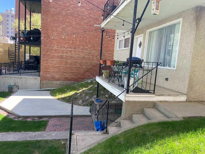 Property Photo:  422 5 Street SE  AB T1A 0N1 