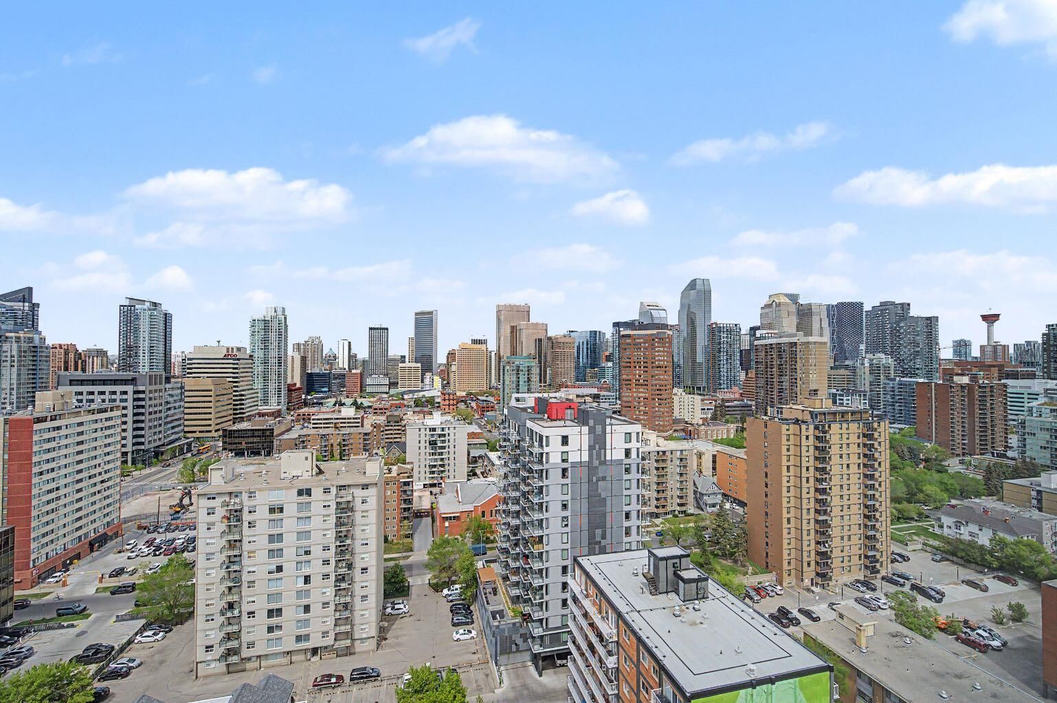 Property Photo: 817 15 Avenue SW 1900 AB T2R 0H8