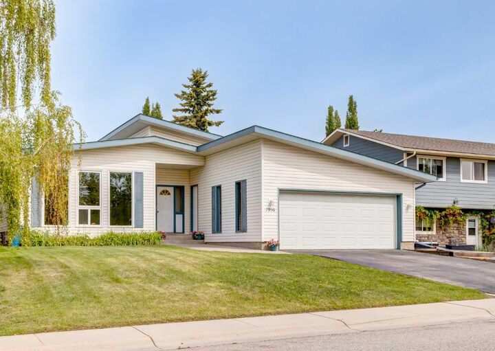 Property Photo: 7956 71 Avenue NW AB T3B 4J3