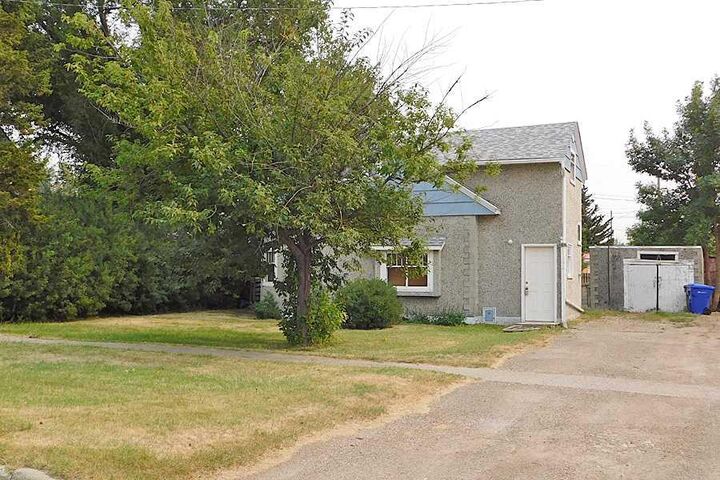 Property Photo: 309 45 Avenue W AB T0L 0T0
