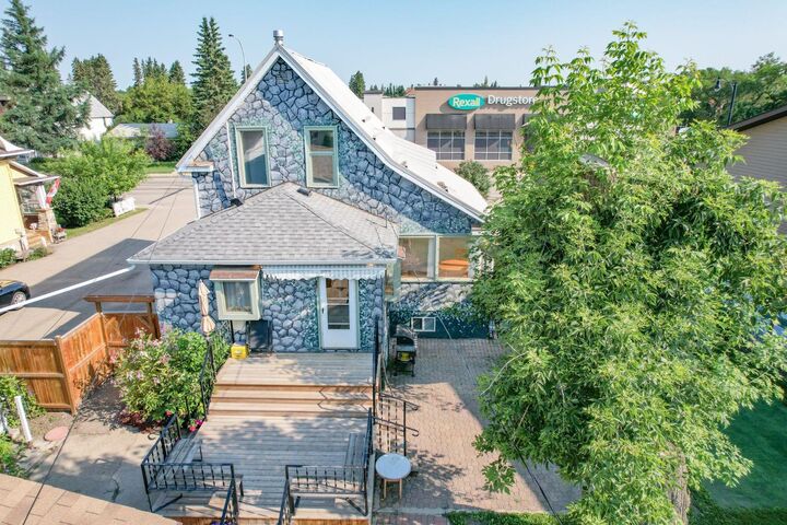 Property Photo: 5307 50th Ave AB T4L 1B4