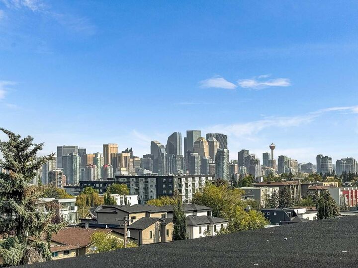 Property Photo: 2011 28 Avenue SW AB T2T 1K4