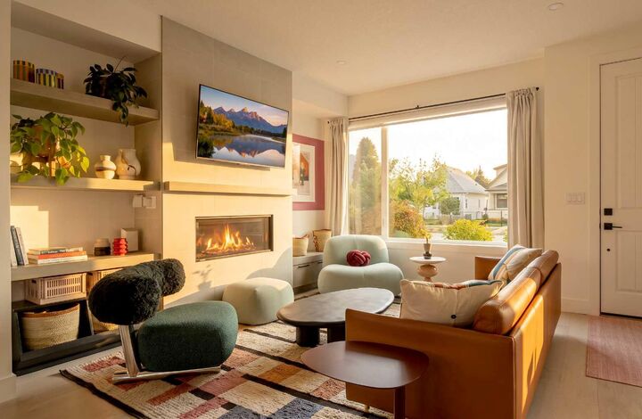 Property Photo:  422 6A Street NE  AB T2E 4A7 