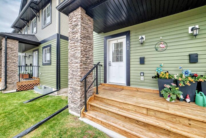 Property Photo: 140 Sagewood Boulevard SW 802 AB T4B 3H5