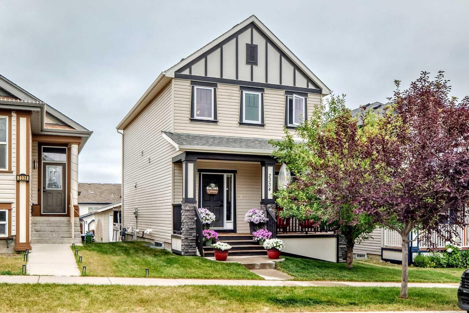 Property Photo: 2334 Reunion Street NW AB T4B 0M6