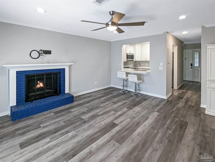 Property Photo: 1313 Foxborough Dr FL 32514