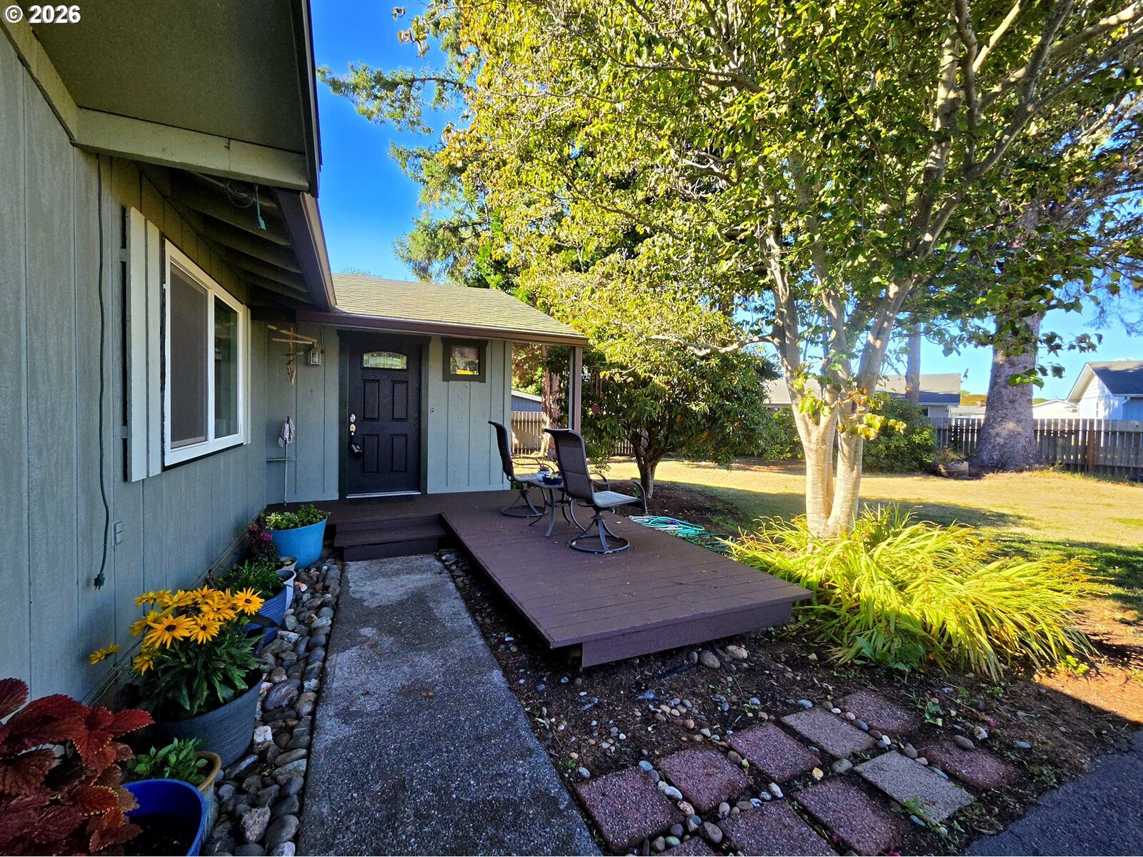 Property Photo:  417 Railroad St  OR 97415 