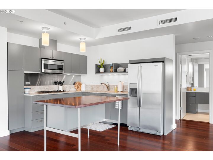 Property Photo:  3601 S River Pkwy 1900  OR 97239 