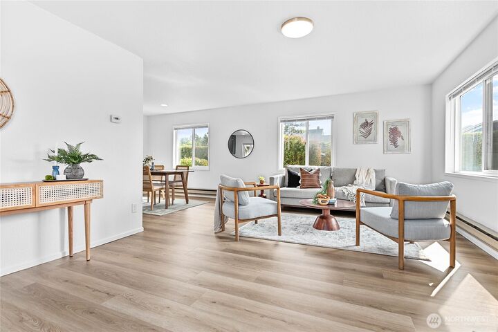 Property Photo: 1227 E Indiana Street WA 98226