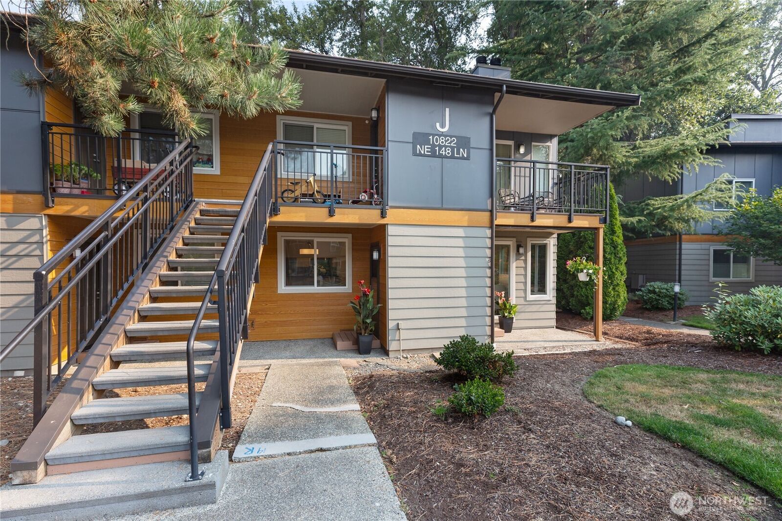 Property Photo:  10822 NE 148th Lane J102  WA 98011 