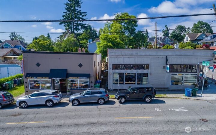 Property Photo:  305 NE 65th Street  WA 98115 