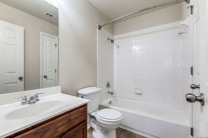 Property Photo: 11418 Estufa Canyon TX 78245