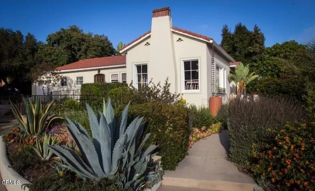 Property Photo: 1497 E Main Street CA 93001