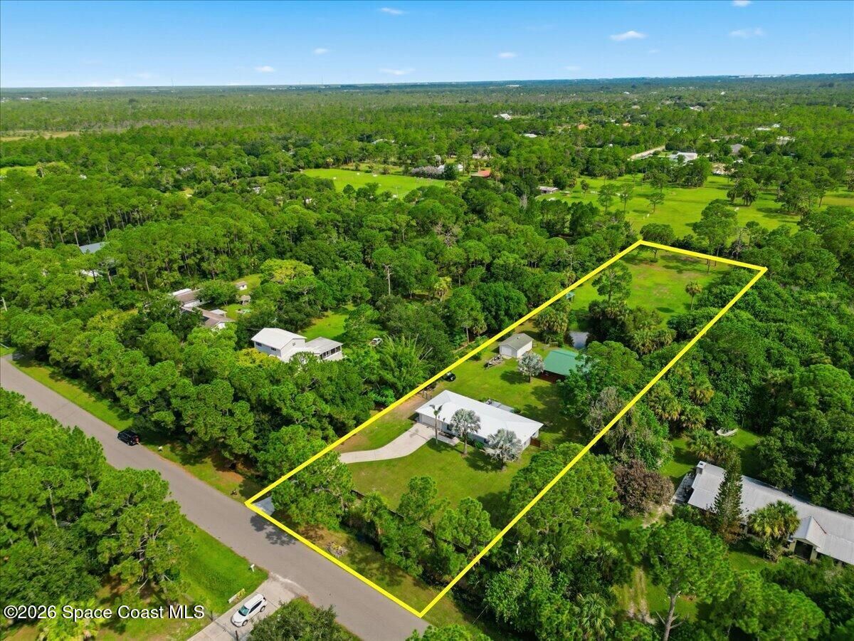 Property Photo:  1740 Vally Road  FL 32950 