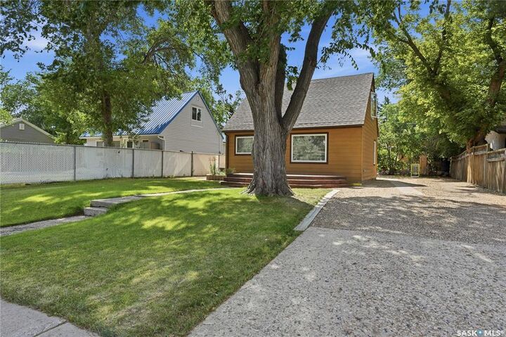 Property Photo: 145 Lillooet Street E SK S6H 4S6
