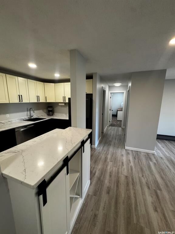 Property Photo: 365 Kingsmere Boulevard 303 SK S7J 4J6