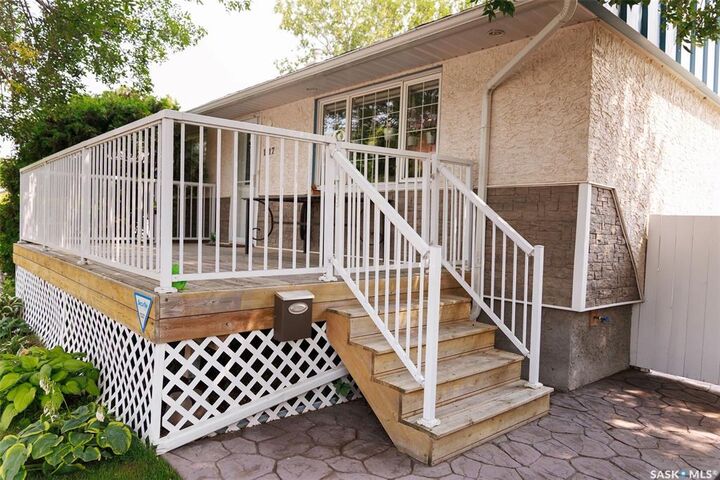 Property Photo:  1117 Campbell Street  SK S4T 5P5 