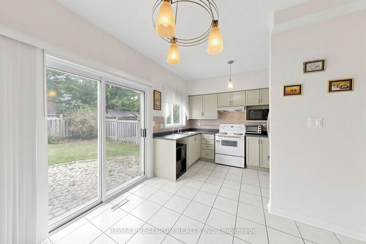 51 Pinecrest Street — photo 1