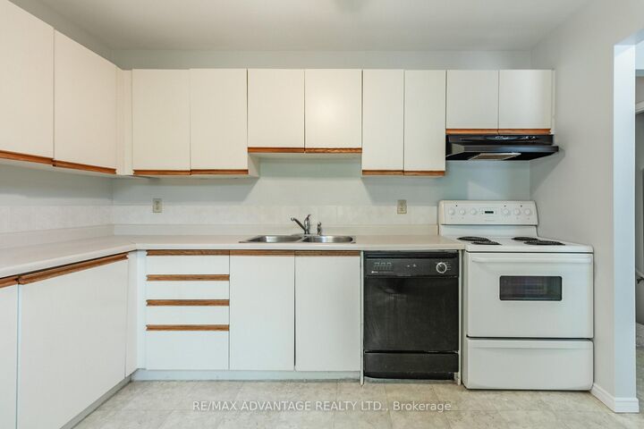 Property Photo:  1294 Byron Baseline Road W 4  ON N6K 4G8 