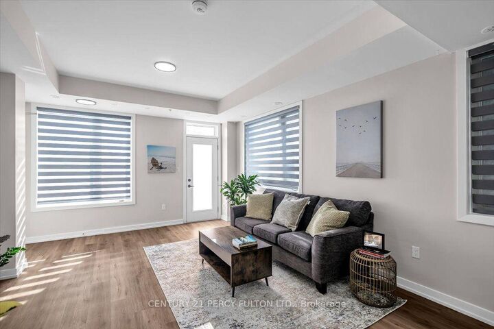 Photo de la propriété:  1555 Kingston Road Pickering On Road 207  ON L1V 0E9 