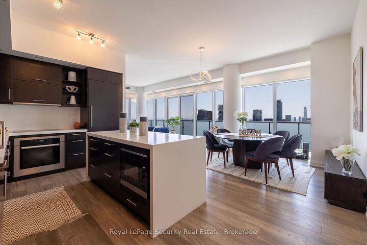 Property Photo: 1080 Bay Street 5301 ON M5S 0A6