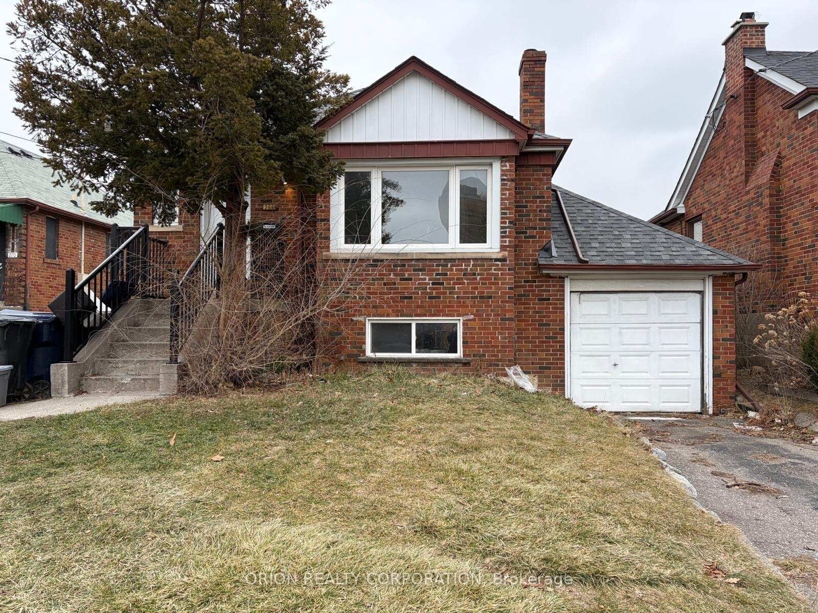 Property Photo: 266 Viewmount Avenue ON M6B 1V2