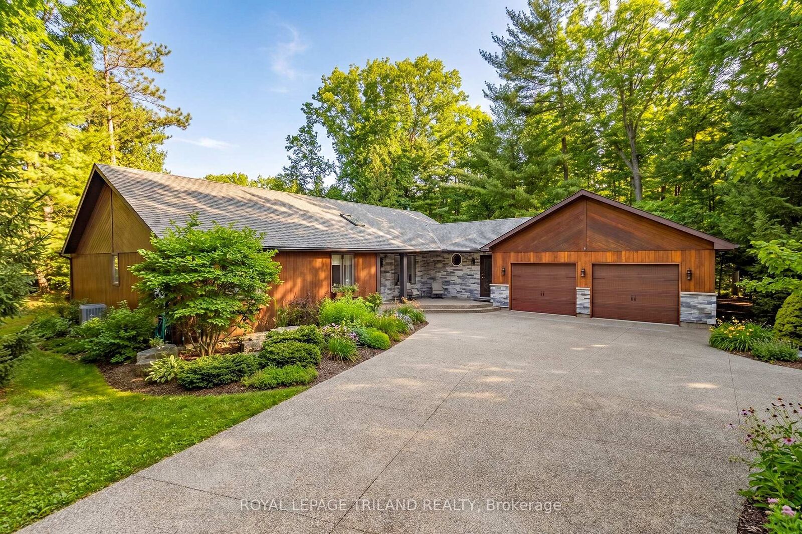 Property Photo: 10498 Pinetree Drive ON N0M 1T0