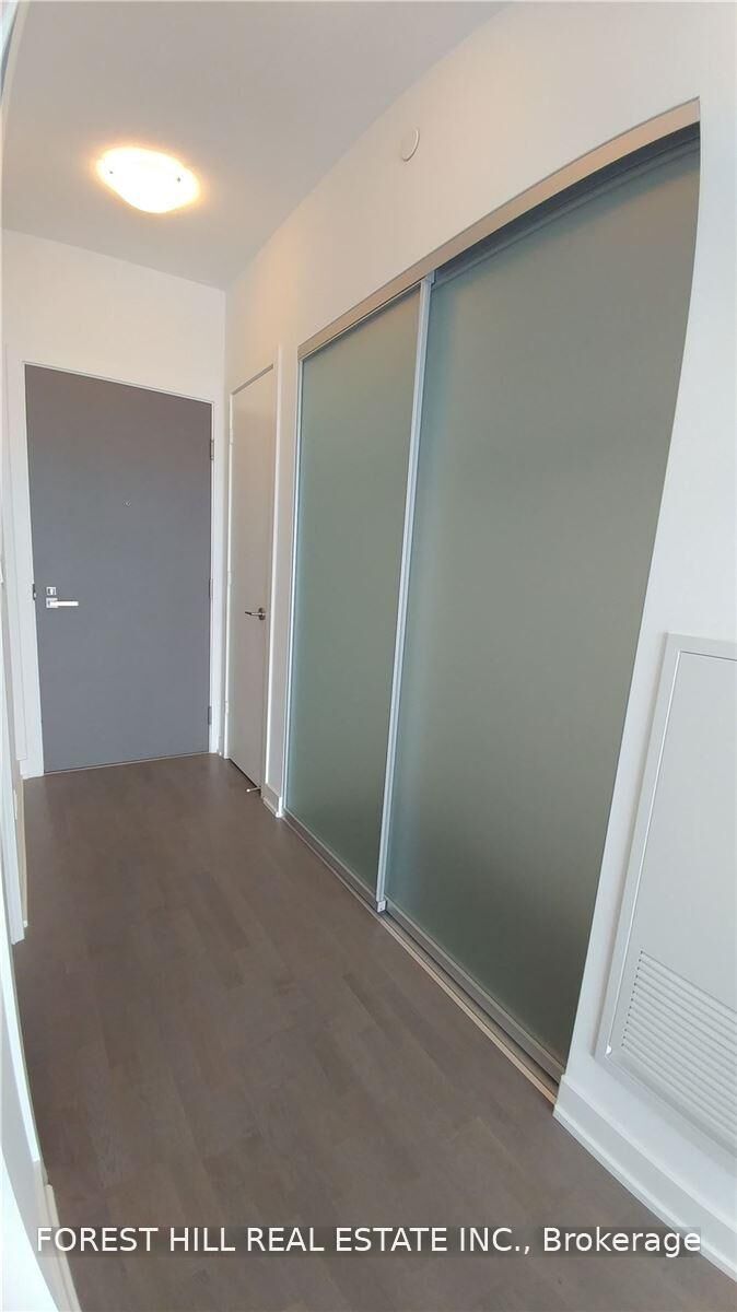 Property Photo: 501 St Clair Avenue W 809 ON M5P 0A2