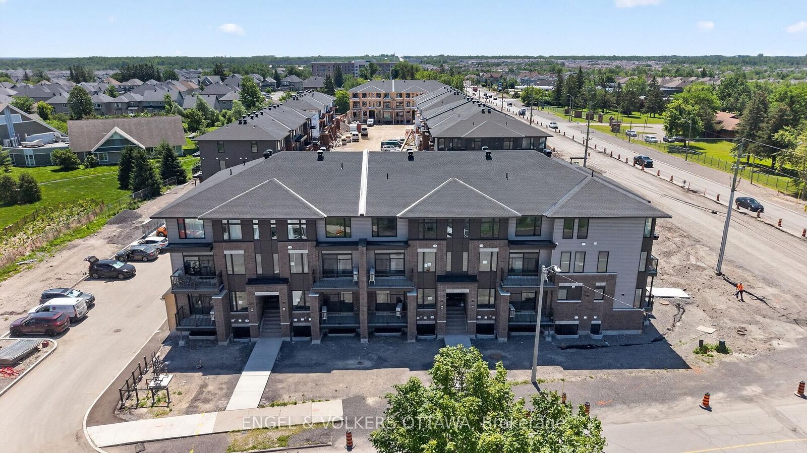 Property Photo: 138 Stardust Private ON K1T 3W6