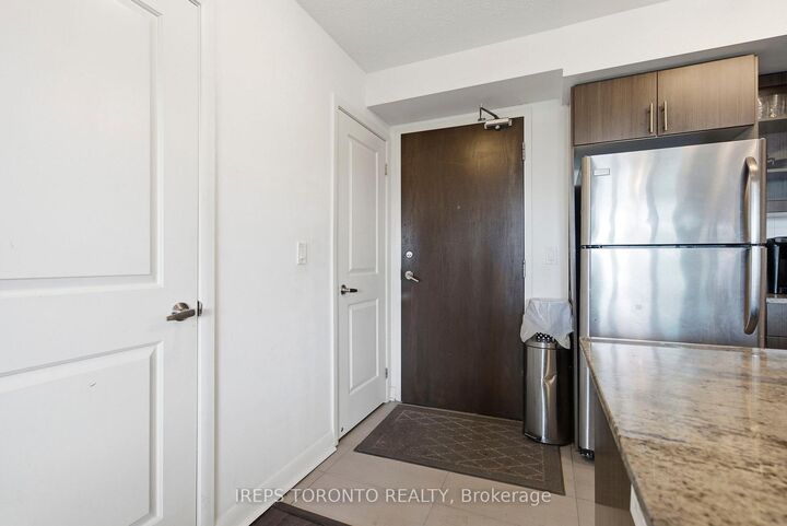 Property Photo: 75 Norman Bethune Avenue 209 ON L4B 0B6