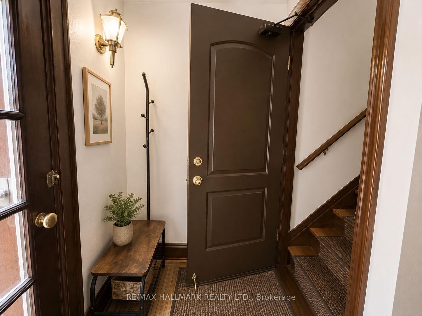 Property Photo: 338 Vaughan Road Apt 3 ON M6C 2N6