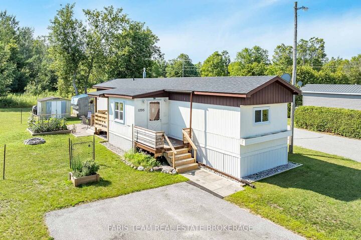 Property Photo: 1295 Hilltop Road ON L3V 0V1