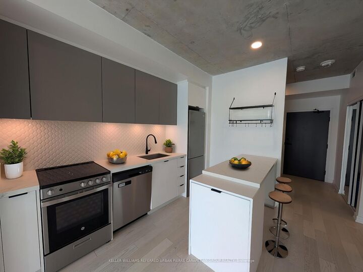 Property Photo:  57 Brock Avenue 209  ON M6K 2L3 
