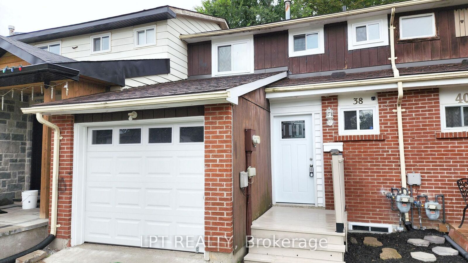 Property Photo: 38 Chaucer Crescent ON L4N 4T7