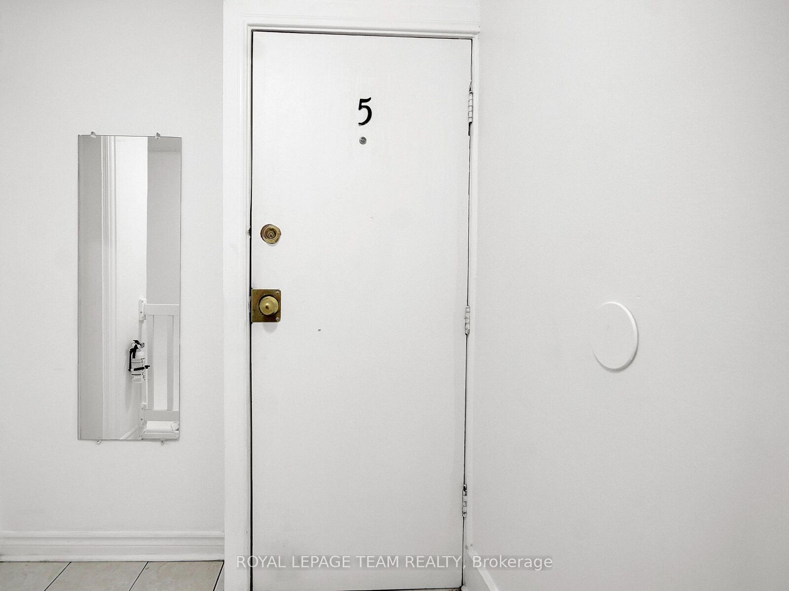 Property Photo:  4 Eccles Street 5  ON K1R 6S2 