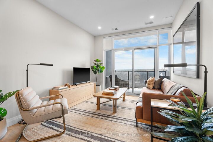 1882 Gordon Street 308 — photo 1