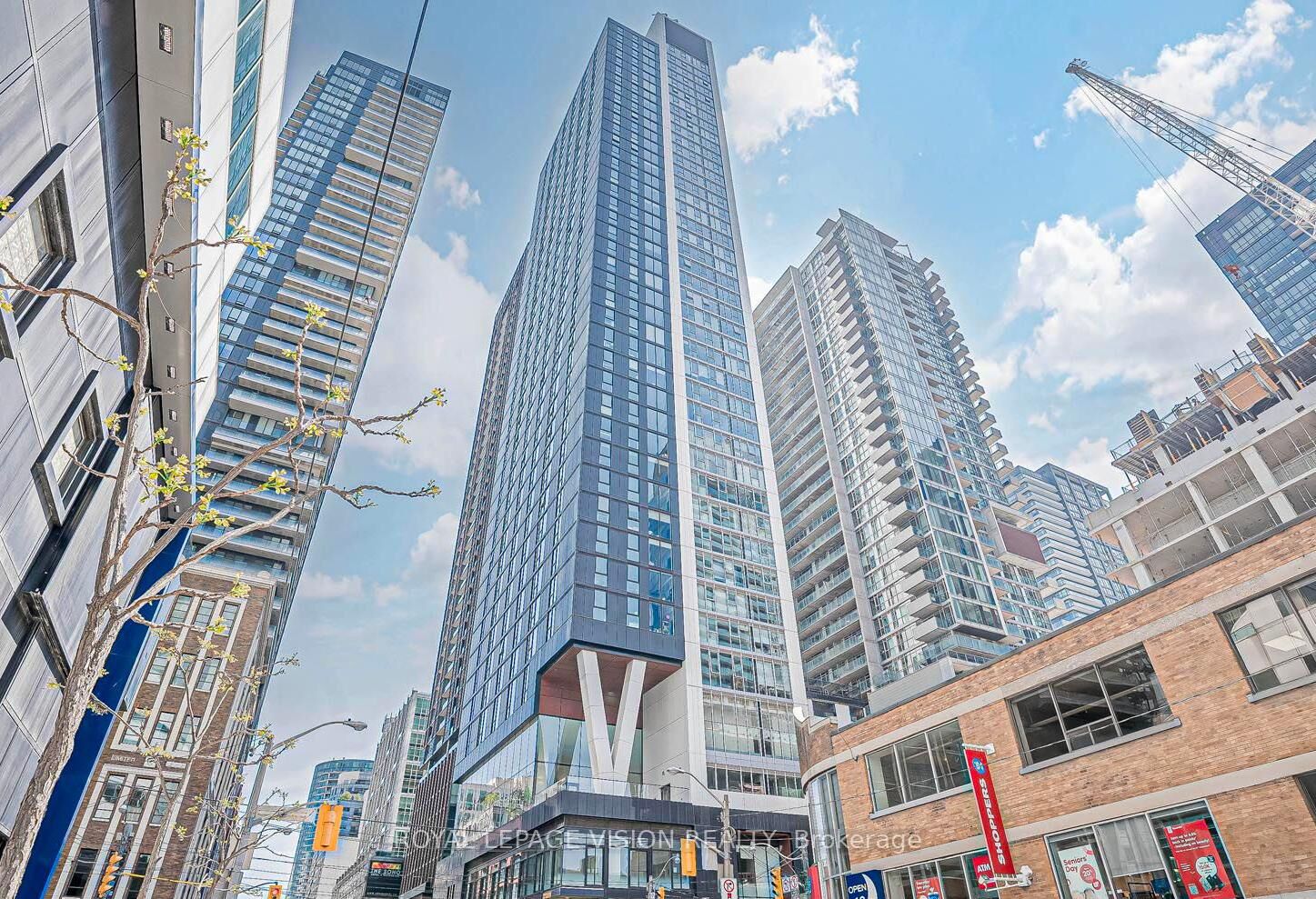 Photo de la propriété: 357 King Street W 1804 ON M5V 1K1