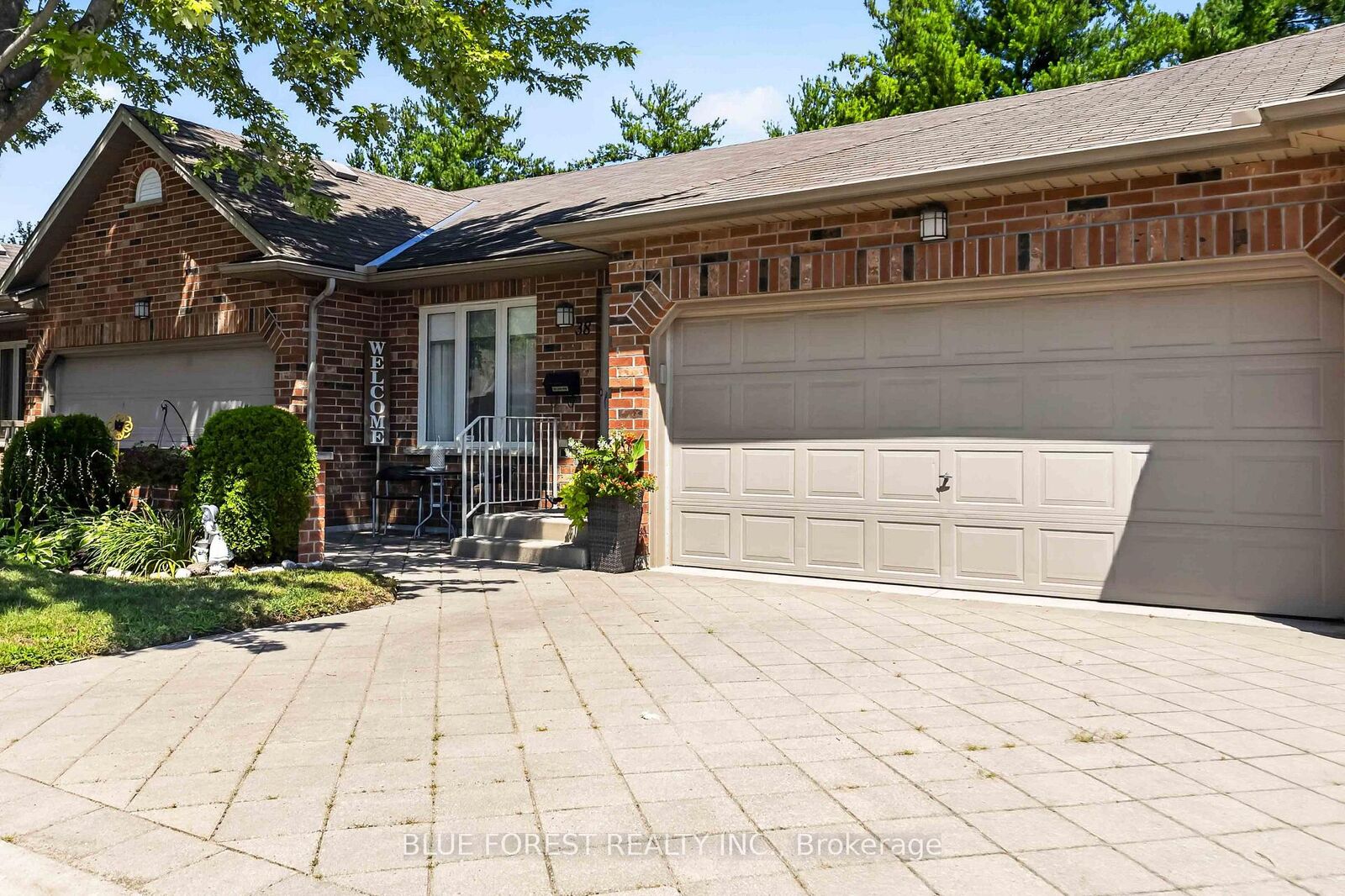 Property Photo: 43 Capulet Walk 38 ON N6H 5V4