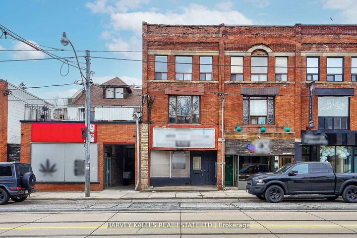 Property Photo: 1046 Bathurst Street Unit 2 ON M5R 3G7