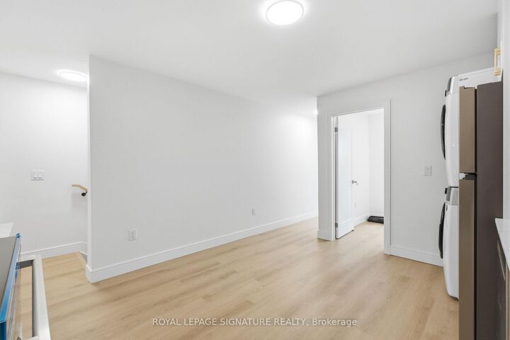 Property Photo:  53 Bishop Avenue 2  ON M2M 1Z4 