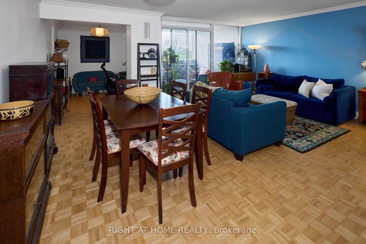 Property Photo:  1535 Lakeshore Road E 808  ON L5E 3E2 