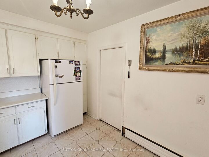 Property Photo: 7 Elway Court ON M6B 2N7