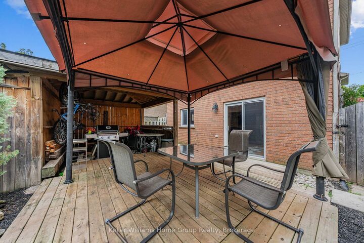 Property Photo: 479 Doon S Drive E ON N2P 2T6
