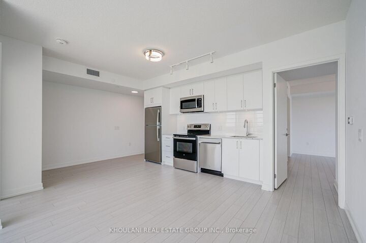 Property Photo:  4010 Eglinton Avenue W 1113  ON M9A 0G5 