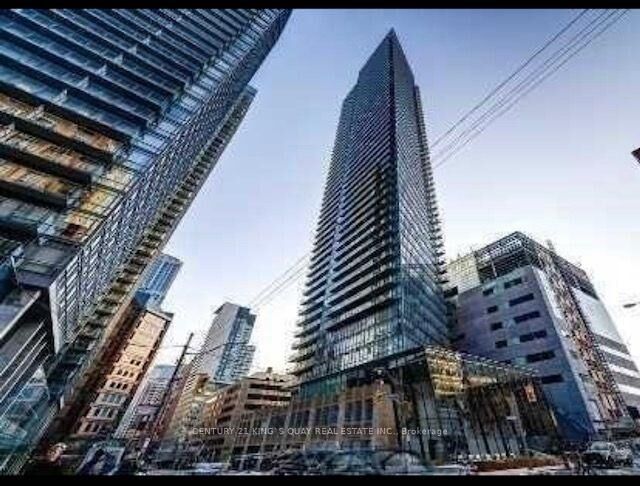 Property Photo:  832 Bay Street 3005  ON M5S 1Z6 