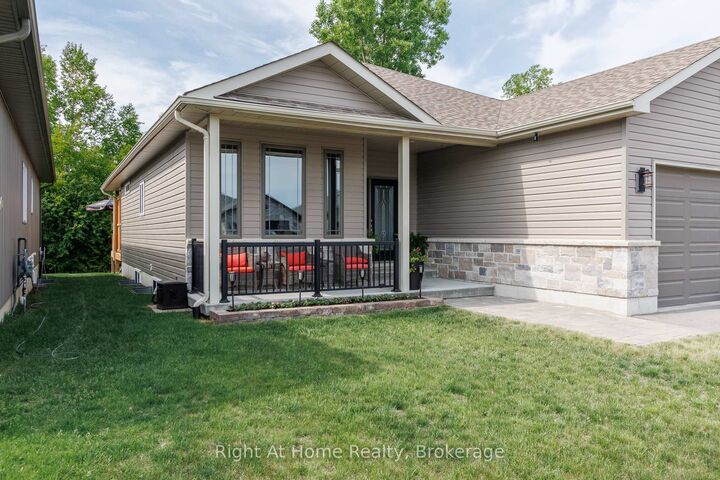 Property Photo: 40 Birchmount Street ON K8V 0C6