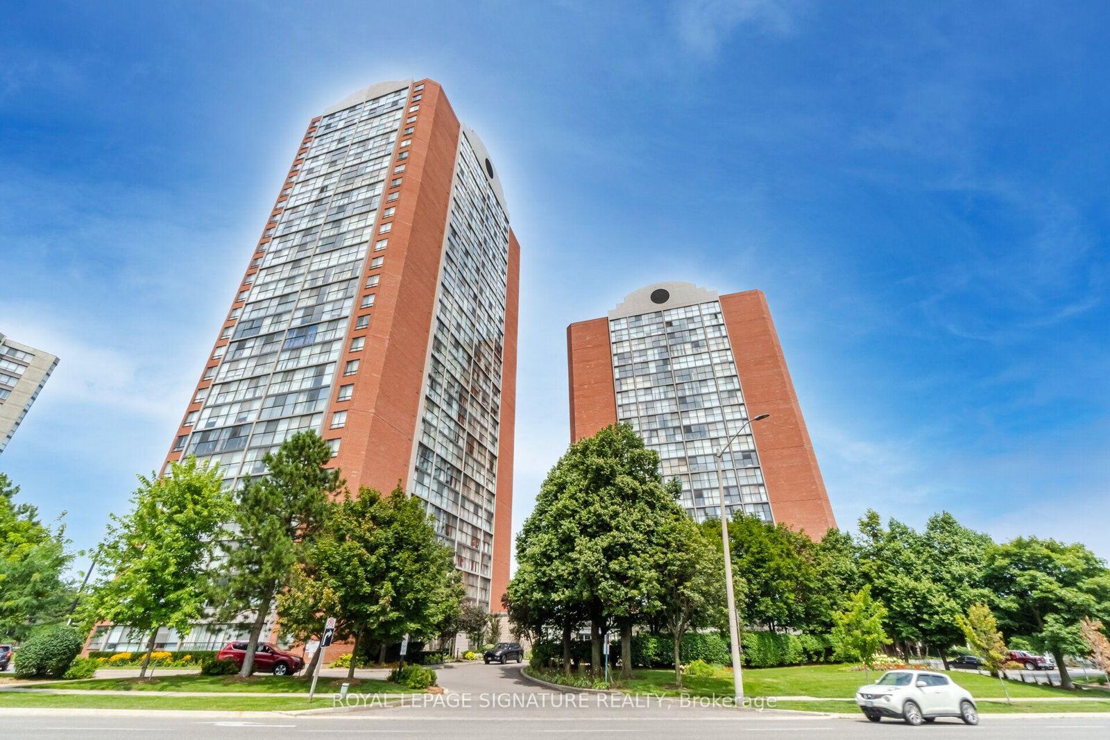 Property Photo: 4185 Shipp Drive 812 ON L4Z 2Y8